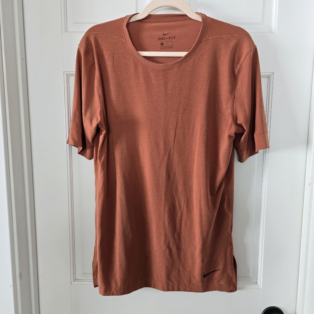 Nike Dri-Fit Short Sleeve Yoga Training Top Shirt Desert Dust Women's M